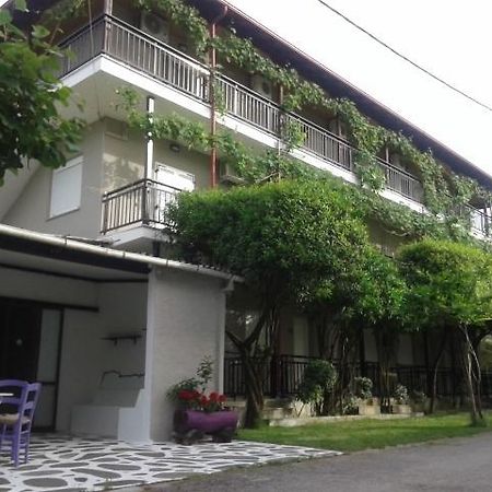Helena Apartments Паралия Пантелеймона Экстерьер фото